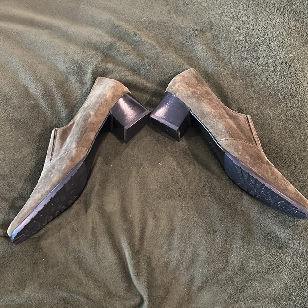 Salvatore Ferragamo Olive ๐ซ Green Suede Pumps size 8.5 narrow EUC๐๐ - Picture 6 of 8